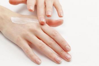 Сухая кожа рук: причины и методы лечения в домашних условиях Как вылечить потрескавшиеся руки в домашних условиях
